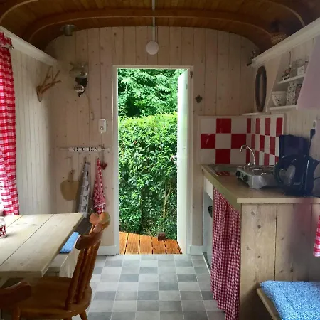 Holiday home De Akker, Unieke Overnachting In Pipowagens! Ommeren
