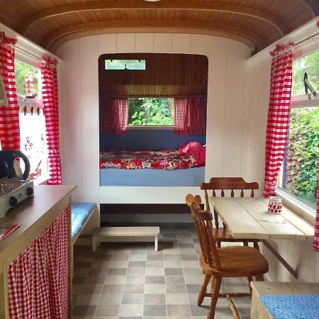 Semesterbostad De Akker, Unieke Overnachting In Pipowagens! *