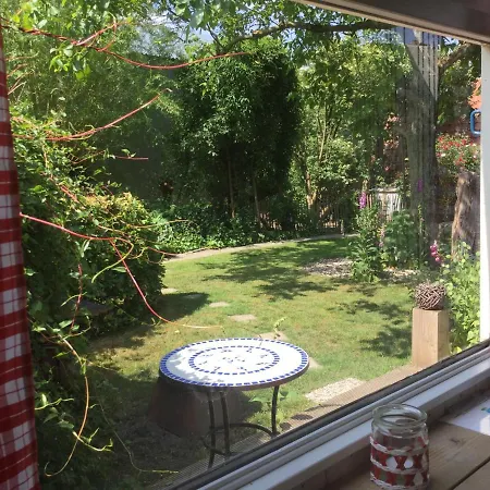 Holiday home De Akker, Unieke Overnachting In Pipowagens!