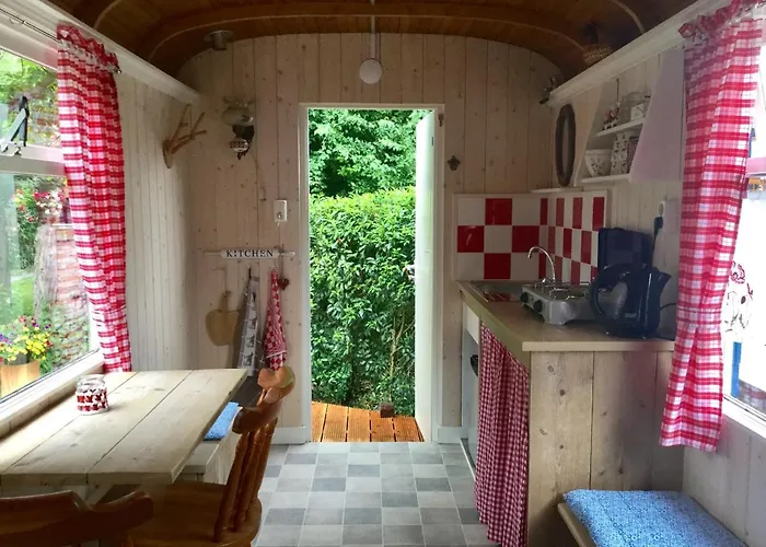 Semesterbostad De Akker, Unieke Overnachting In Pipowagens! Ommeren