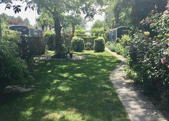 Semesterbostad De Akker, Unieke Overnachting In Pipowagens!